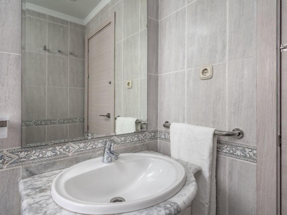 Apartment Playamar By Interhome ตอร์เรโมลิโนส ภายนอก รูปภาพ